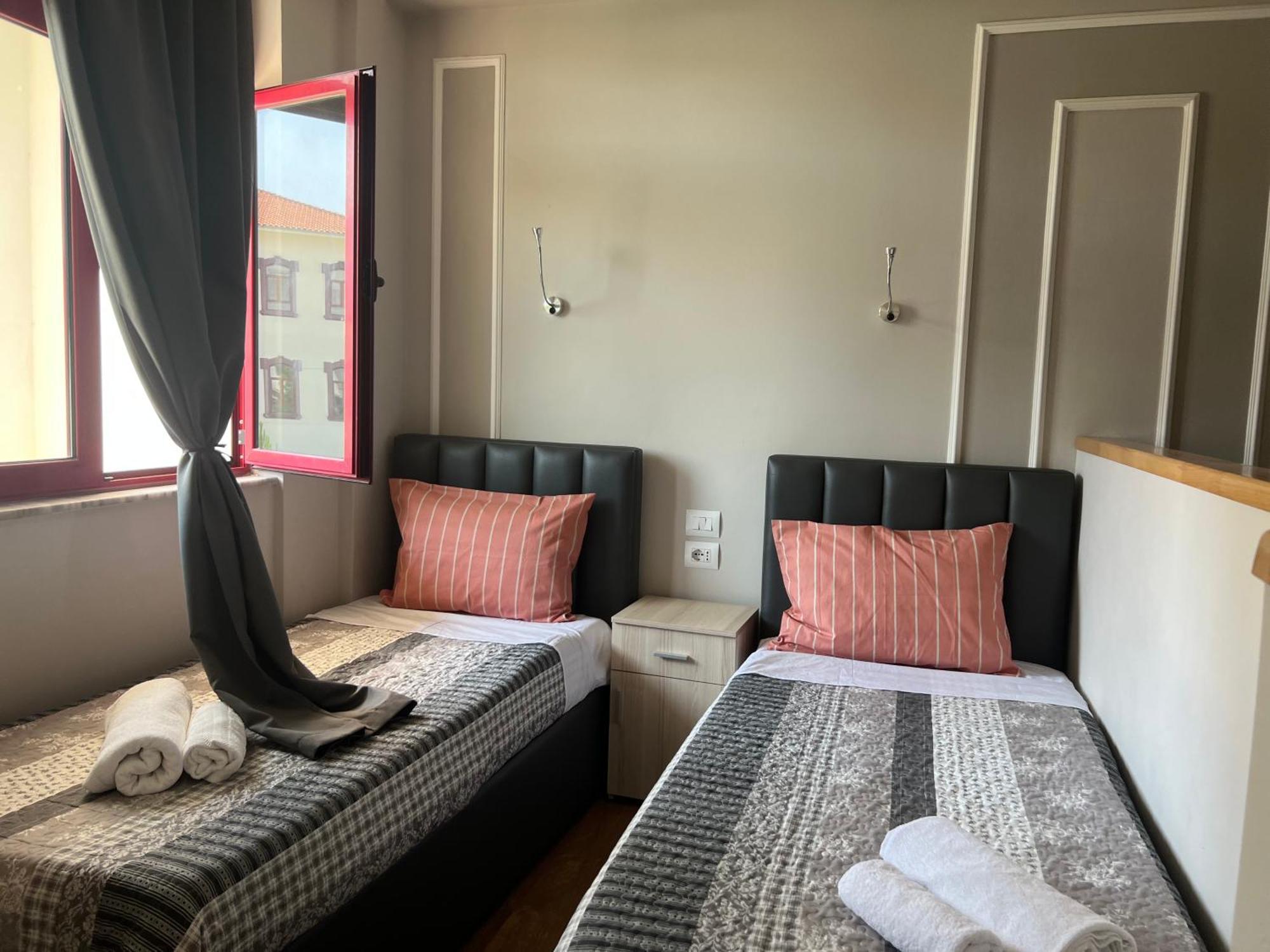 City Centre Rooms 4R Shkoder Ngoại thất bức ảnh